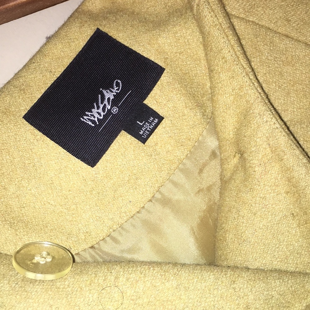 Coat - Picture 2 of 4